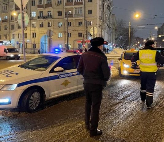 Суд приговорил к штрафу ранее уже наказанного за езду без прав водителя