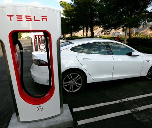 Tesla отзовет 362 тыс. электрокаров из-за программного обеспечения