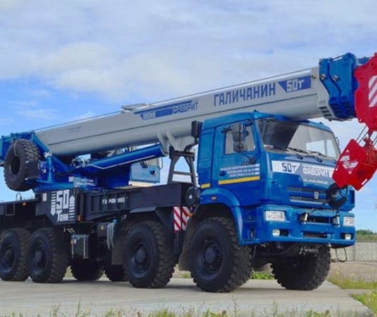 В России построили импортозамещенный автокран грузоподъемностью 50 т