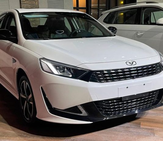 В Россию придет китайский конкурент Lada Vesta. Первые фото и впечатления