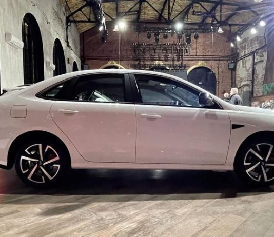 Возвращение забытого штрафа ГИБДД и недорогие седаны. Автоновости недели