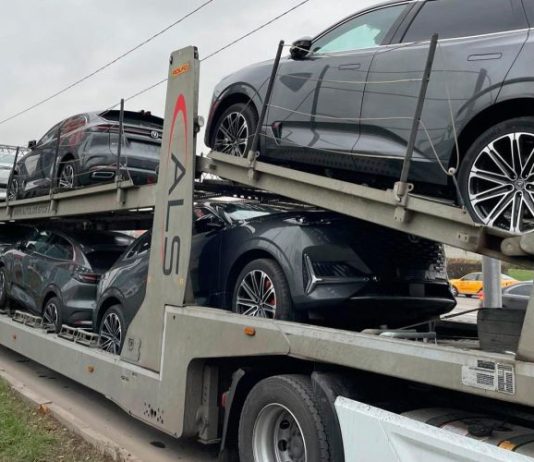 «Все подорожает на 300–500 тыс. руб.». Какие автомобили появятся в России