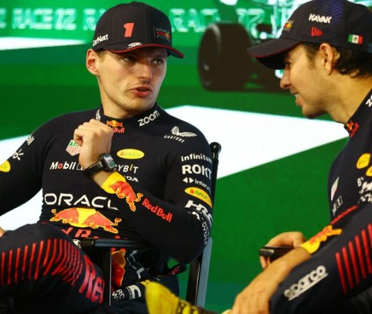 «Ага, 1.33». Диалог Макса Ферстаппена и Серхио Переса перед подиумом в Джидде