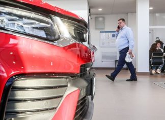 Аналитики заявили о падении продаж новых легковых автомобилей в России