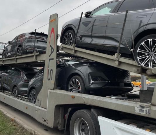 Дешевле 2 млн не найти. Как машины из Китая заняли треть рынка в России