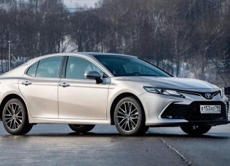 Дилеры снизили цены на новые Toyota Camry