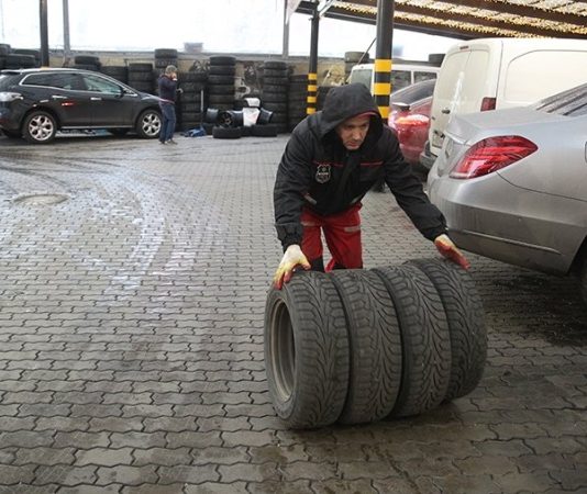 Эксперт рассказал о правилах смены зимней резины на летнюю