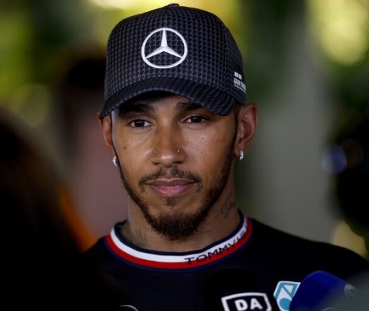 «Хэмилтон скорее уйдёт из Формулы-1, чем присоединится к соперникам Mercedes»: Дэвидсон — о перспективах Льюиса