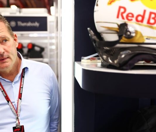 Йос Ферстаппен: Перес понимает, что у него не так много шансов победить