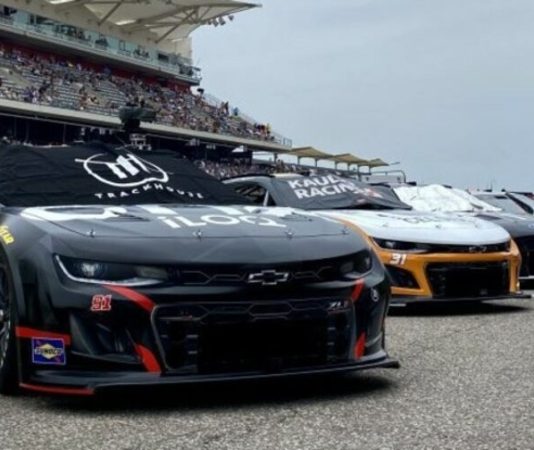 Как выступили Райкконен и Баттон в гонке NASCAR в Остине?