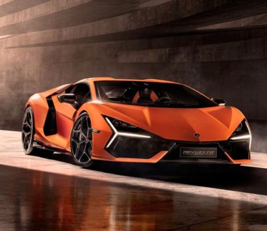 Lamborghini представила свой флагманский суперкар. В нем 1015 л.с.