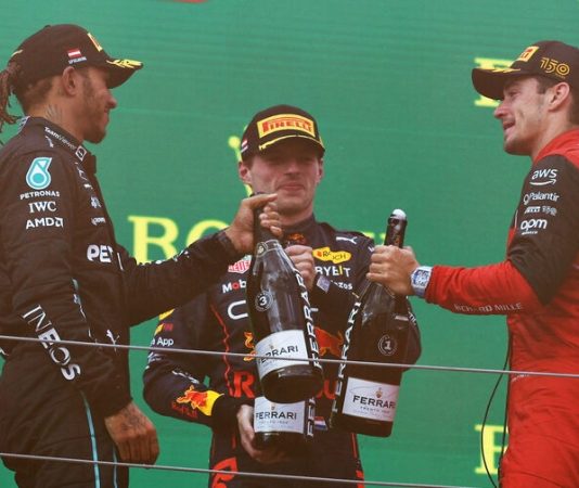 Лео Туррини отреагировал на слова о переходе Хэмилтона в Ferrari