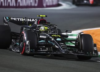Льюис Хэмилтон: Я не чувствую связи с новой машиной, не доверяю ей