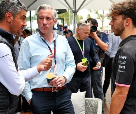 Майкл Маси вернулся в паддок Ф1 впервые после скандала в Абу-Даби