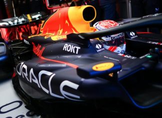 Макс Ферстаппен далеко впереди всех в первой тренировке в Мельбурне