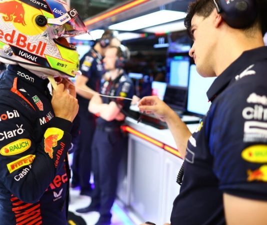 «Нам с Максом дали разные указания». У Серхио Переса возникли вопросы к Red Bull