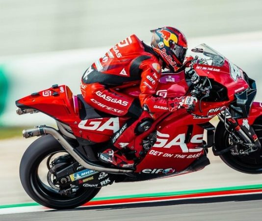 Пол Эспаргаро доставлен в больницу после страшной аварии на первом этапе MotoGP