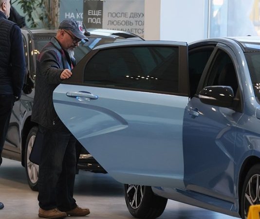 Продажи автомобилей Lada в феврале выросли на 34%