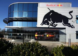 Red Bull или Ford? Хельмут Марко ответил, как будет называться двигатель 2026 года