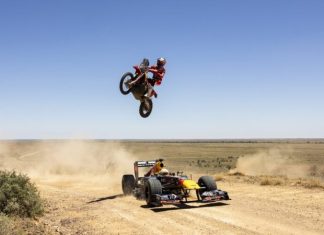 Red Bull устроил безумное путешествие Даниэля Риккардо по Австралии. Видео