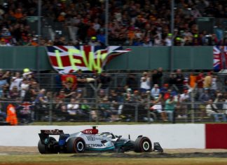 «У нас есть новинки и их будет ещё больше»: Mercedes обратился к фанатам