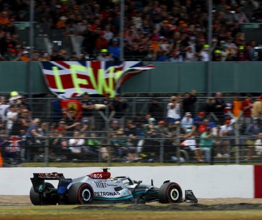 «У нас есть новинки и их будет ещё больше»: Mercedes обратился к фанатам