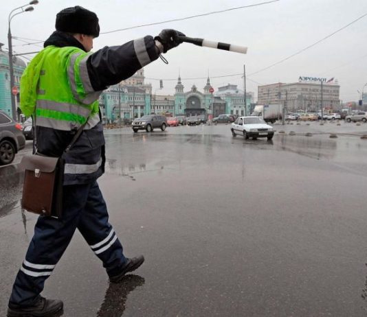 «У таких водителей проблемы»: что грозит за неостановку по просьбе ГИБДД