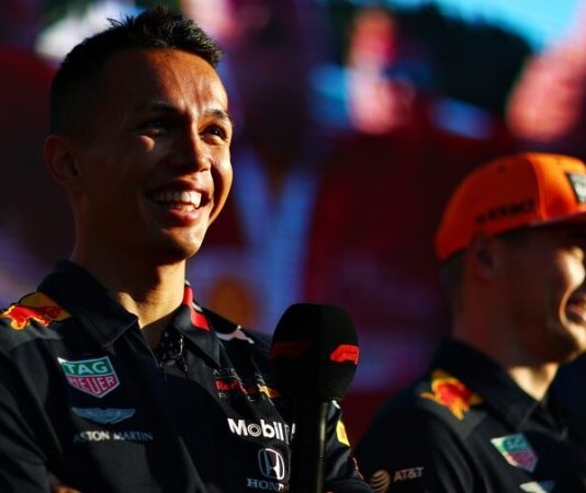 «Всё равно, что играть в Call of Duty с максимальной чувствительностью». Албон рассказал о работе с Ферстаппеном