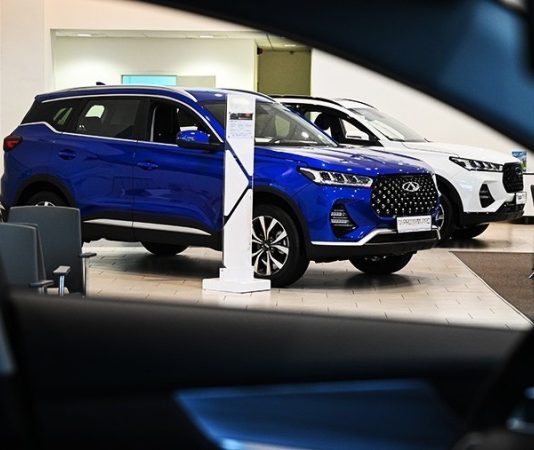 За неделю продажи автомобилей в РФ выросли на 19%