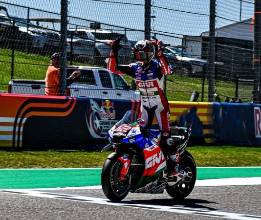 Алекс Ринс принёс Honda первую за 539 дней победу в MotoGP
