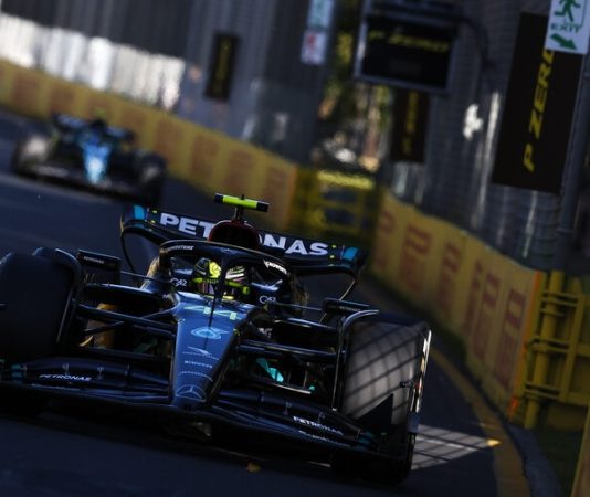 Джеймс Эллисон: Mercedes работает над поиском прижимной силы