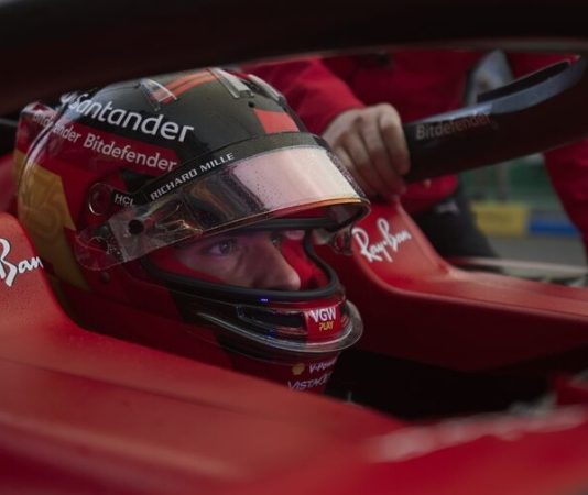 Ferrari обжалует штраф Карлоса Сайнса на Гран При Австралии