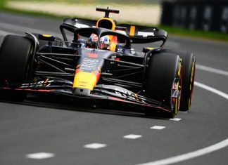 Ферстаппен стал быстрейшим в третьей тренировке Гран При Австралии, Алонсо и Окон — в топ-3