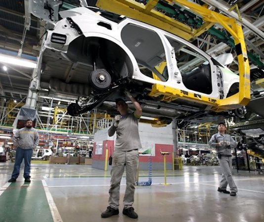 Госдума продлила действие специальных инвестконтрактов в автопроме