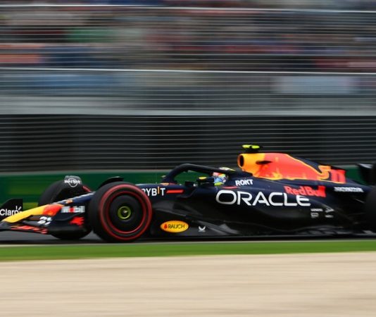 Хельмут Марко обвинил Переса в вылете с трассы