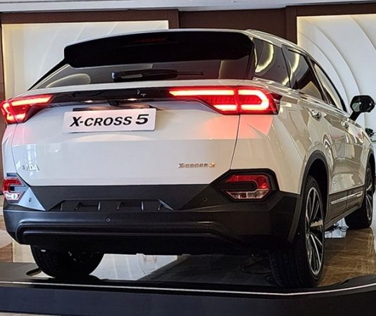 Источник в АвтоВАЗе подтвердил подлинность фото нового кроссовера Lada