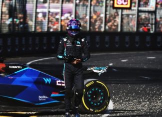 «Извините, мы же не дураки». Петров не согласен с теорией про красные флаги в Формуле 1