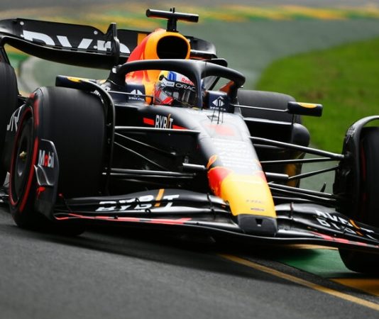 Макс Ферстаппен на поуле в Альберт-Парке, Серхио Перес – 20-й