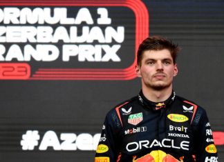 Макс Ферстаппен раскритиковал Red Bull за пит-стоп перед сейфти-каром