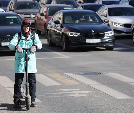 МВД включило в теорию экзамена на права правила использования электросамокатов