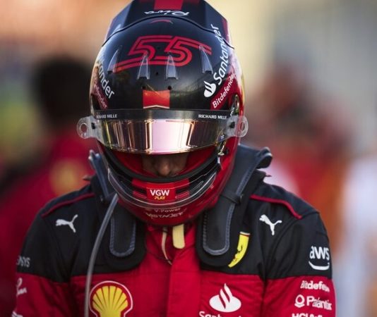 «Наказание слишком суровое»: Фернандо Алонсо — о штрафе Карлоса Сайнса