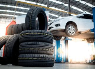 Водителям в Москве и Мособласти посоветовали срочно менять резину