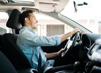 А вы знаете, как правильно завести машину с механикой и автоматом?