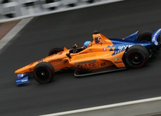 Фернандо Алонсо потратил $2 млн на настройки, но провалил «Инди 500». И вот почему