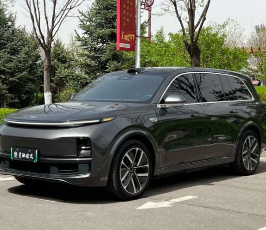 Китайский автомобиль года разбили на краш-тесте. Его продают в России