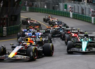 Макс Ферстаппен выиграл Гран При Монако, Фернандо Алонсо и Эстебан Окон на подиуме