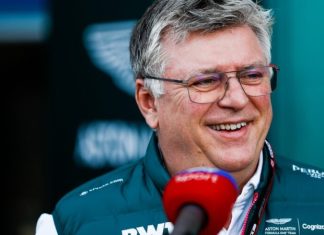 Отмар Сафнауэр назвал себя ответственным за успех Aston Martin