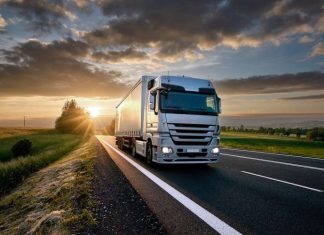 Польским фурам хотят запретить ездить по России. Это ударит по авторынку