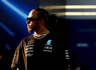 «Представлял себя в Ferrari, но…» Льюис Хэмилтон исключил уход из Mercedes
