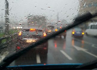 Водителей предупредили о сильном дожде в Москве и области